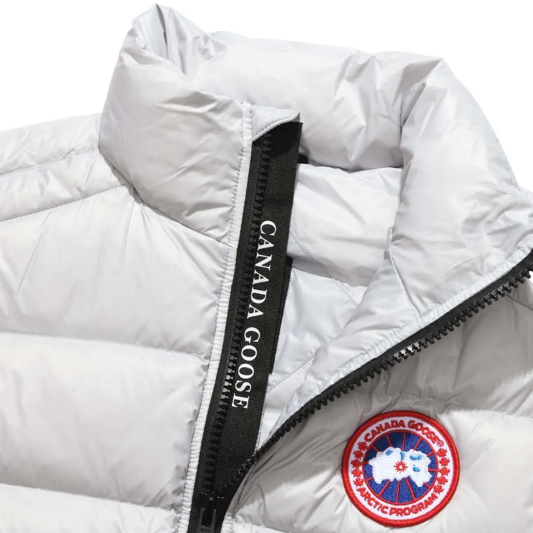 P500 Canadian brand CanadaGoose men's and women's CROFTON lightweight down vest 2229M DWR water repellent treatment WindWall windproof fabric 700 fleece filling original mold opening details one to one production The upper body effect is stunning Exclusively available on the Xiaohongshu purchasing platform The highest version on the market Size: XS S M L XL XXL